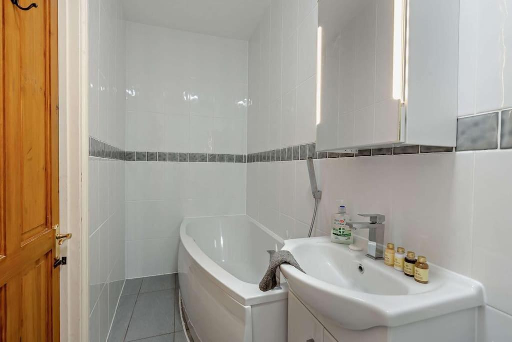 Dizzy Heights Swanage Sleeps 10 With Amazing Views Βίλα Εξωτερικό φωτογραφία